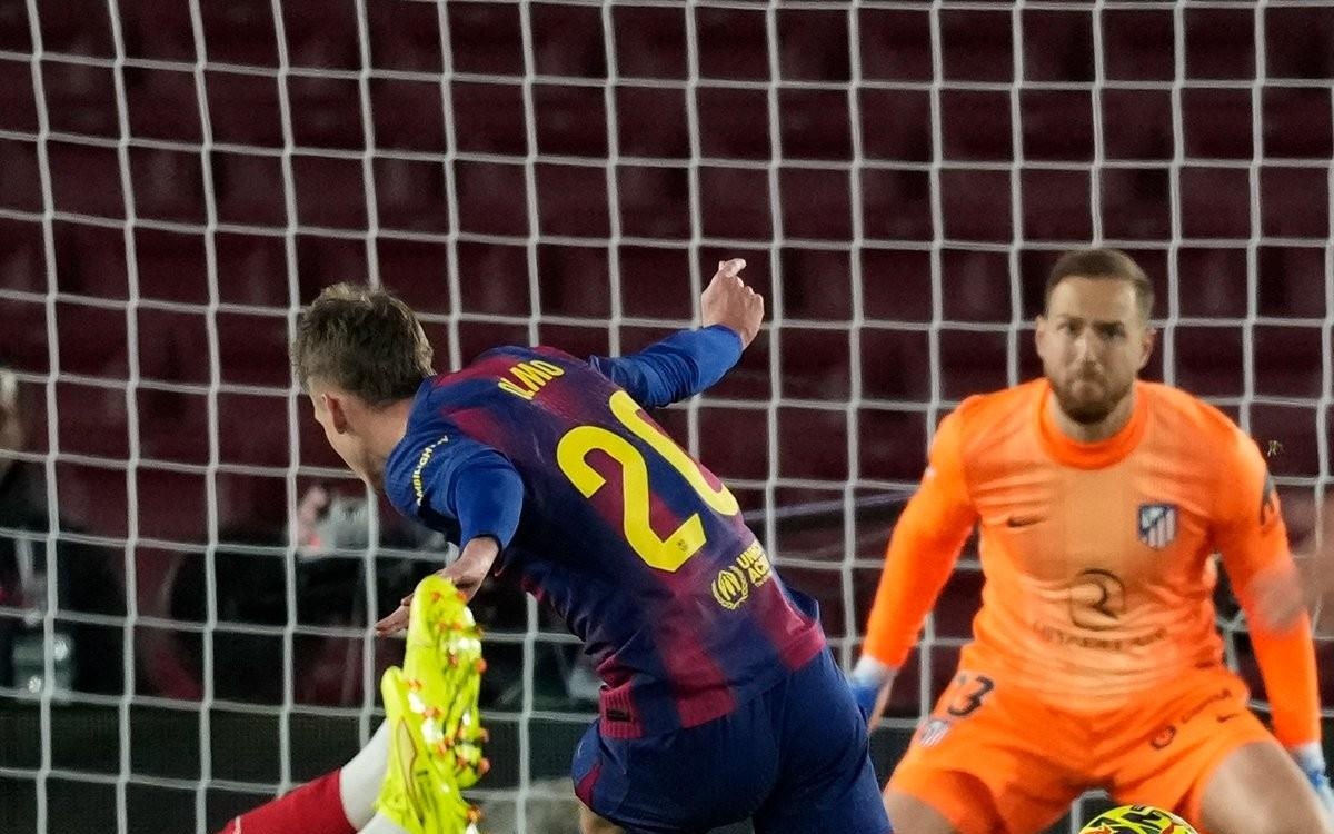 麦克·特劳特在 2010 年代长期被公认为大联盟第一人，尽管球队战绩始终不佳