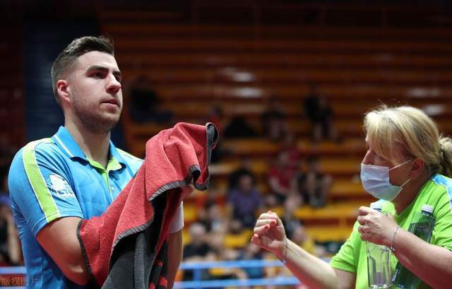 令人瞩目 令人瞩目